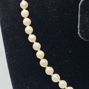 Beauitful Hollywood Glam Vintage Faux Pearl Collar Necklace 16in